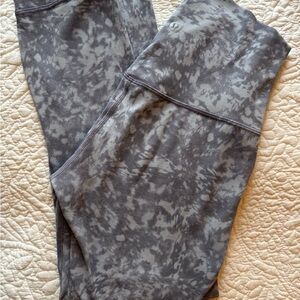 Lululemon Athletica Gray Patterned Capris